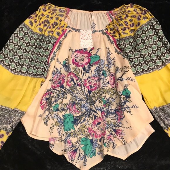 Free People Positano Printed Blouse. - Picture 5 of 8